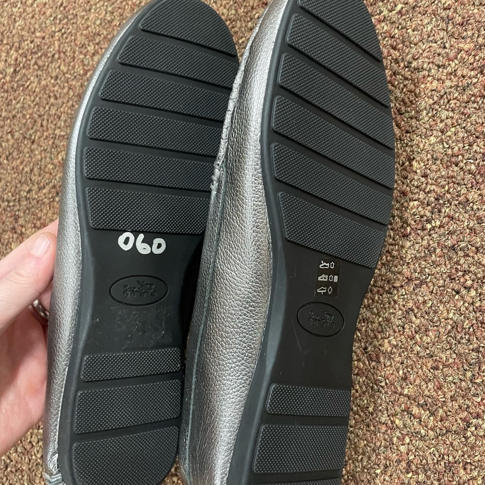 SWEET! Coach Metallic Silver Studded Flats - Orlene A00496 - Excellent Condition - Picture 6 of 7